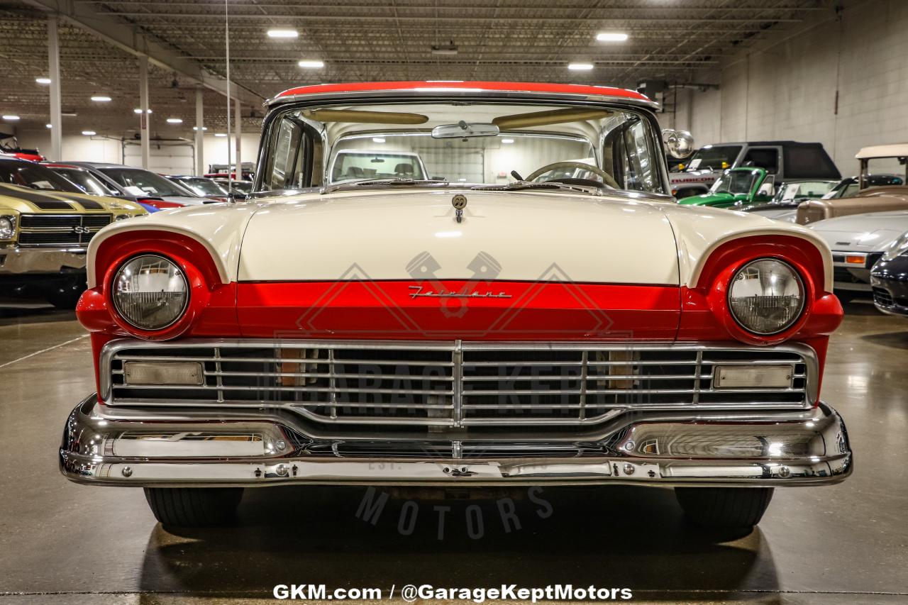 1957 Ford Fairlane 500 Skyliner