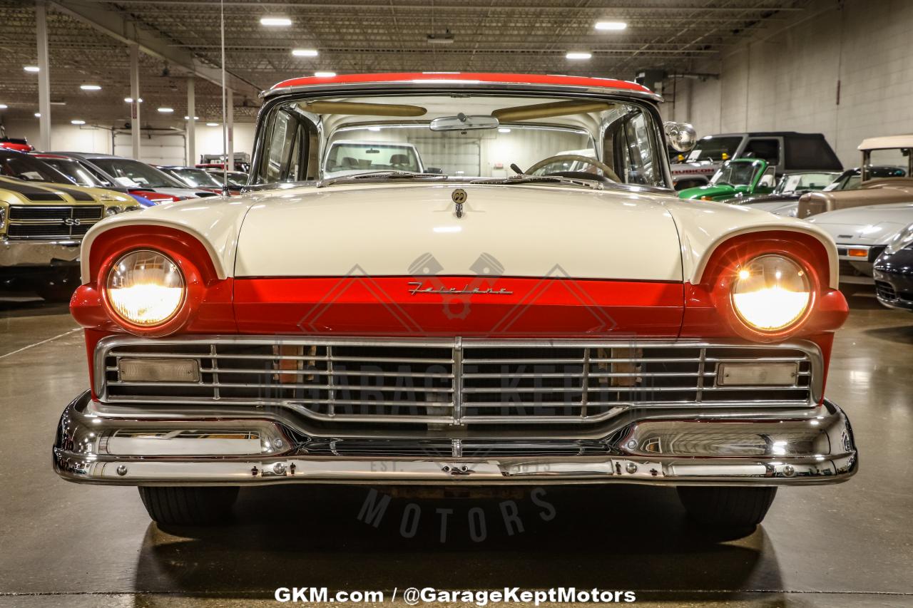 1957 Ford Fairlane 500 Skyliner