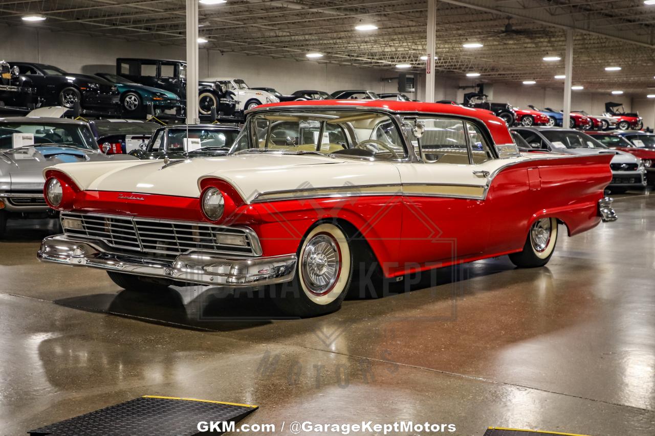 1957 Ford Fairlane 500 Skyliner