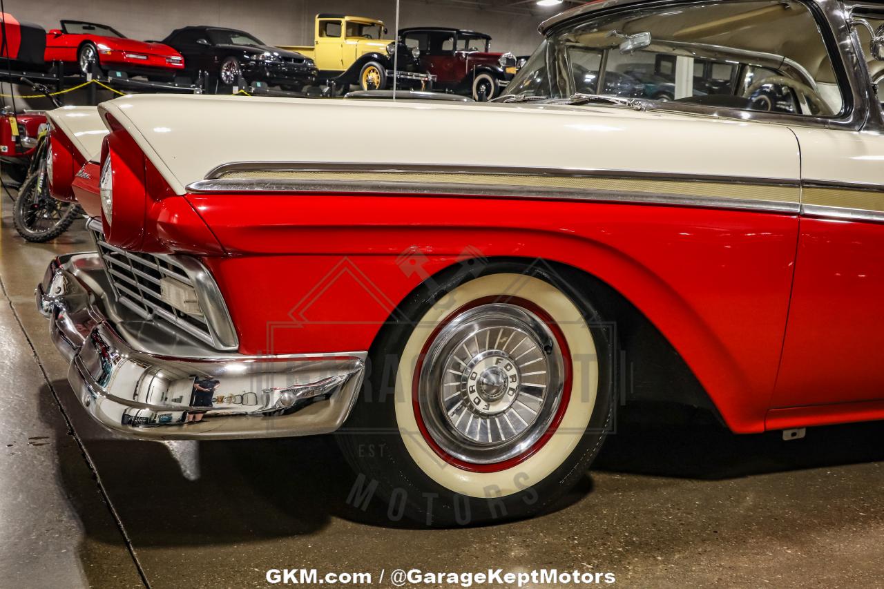 1957 Ford Fairlane 500 Skyliner