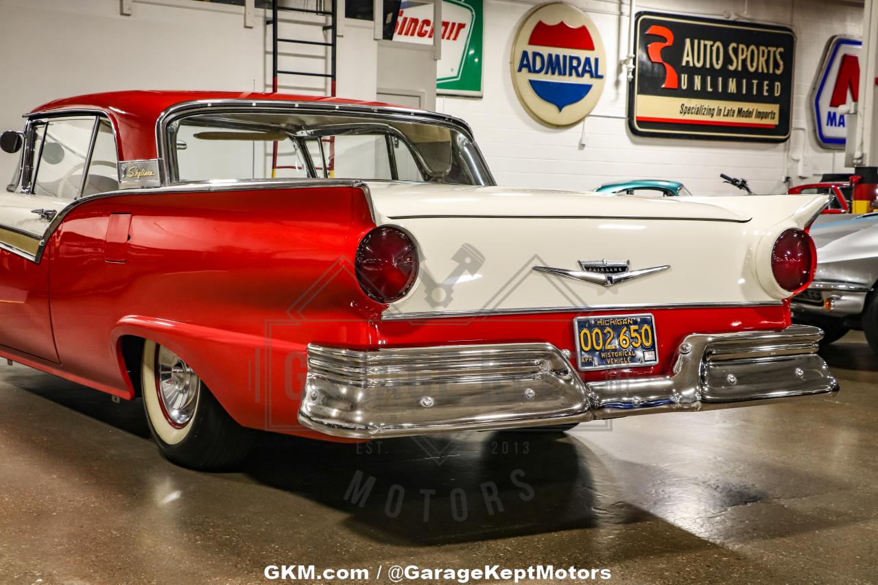 1957 Ford Fairlane 500 Skyliner