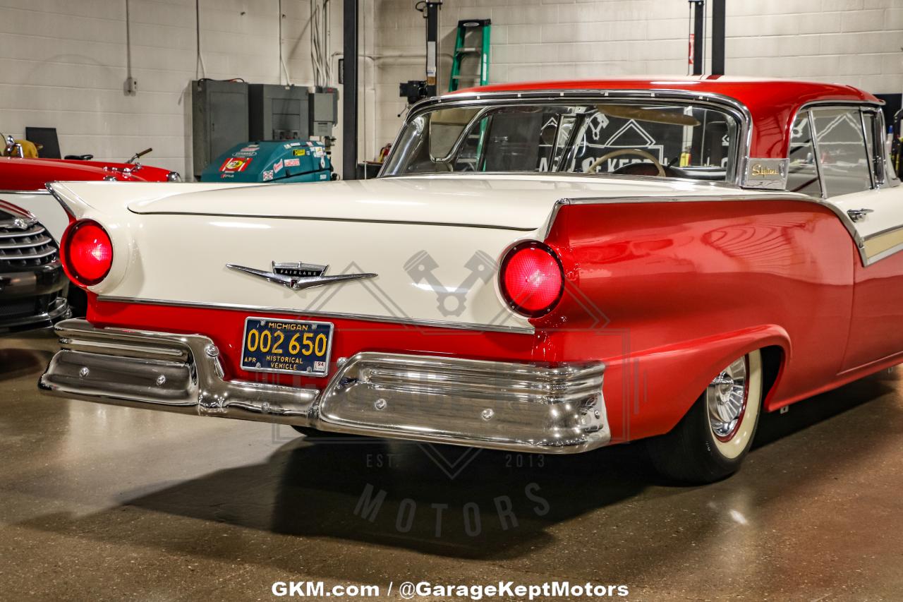 1957 Ford Fairlane 500 Skyliner