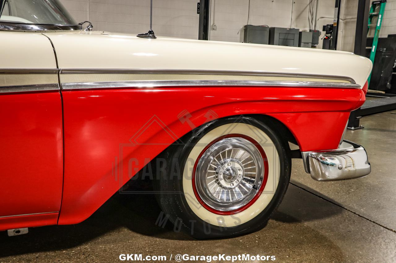 1957 Ford Fairlane 500 Skyliner