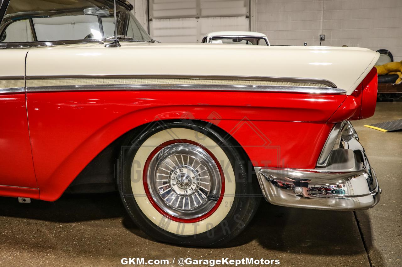 1957 Ford Fairlane 500 Skyliner