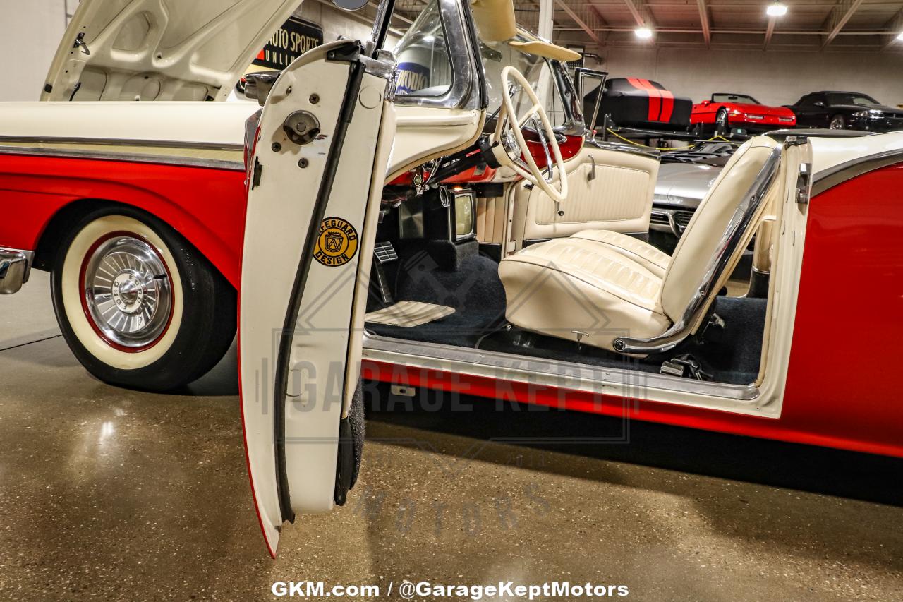 1957 Ford Fairlane 500 Skyliner