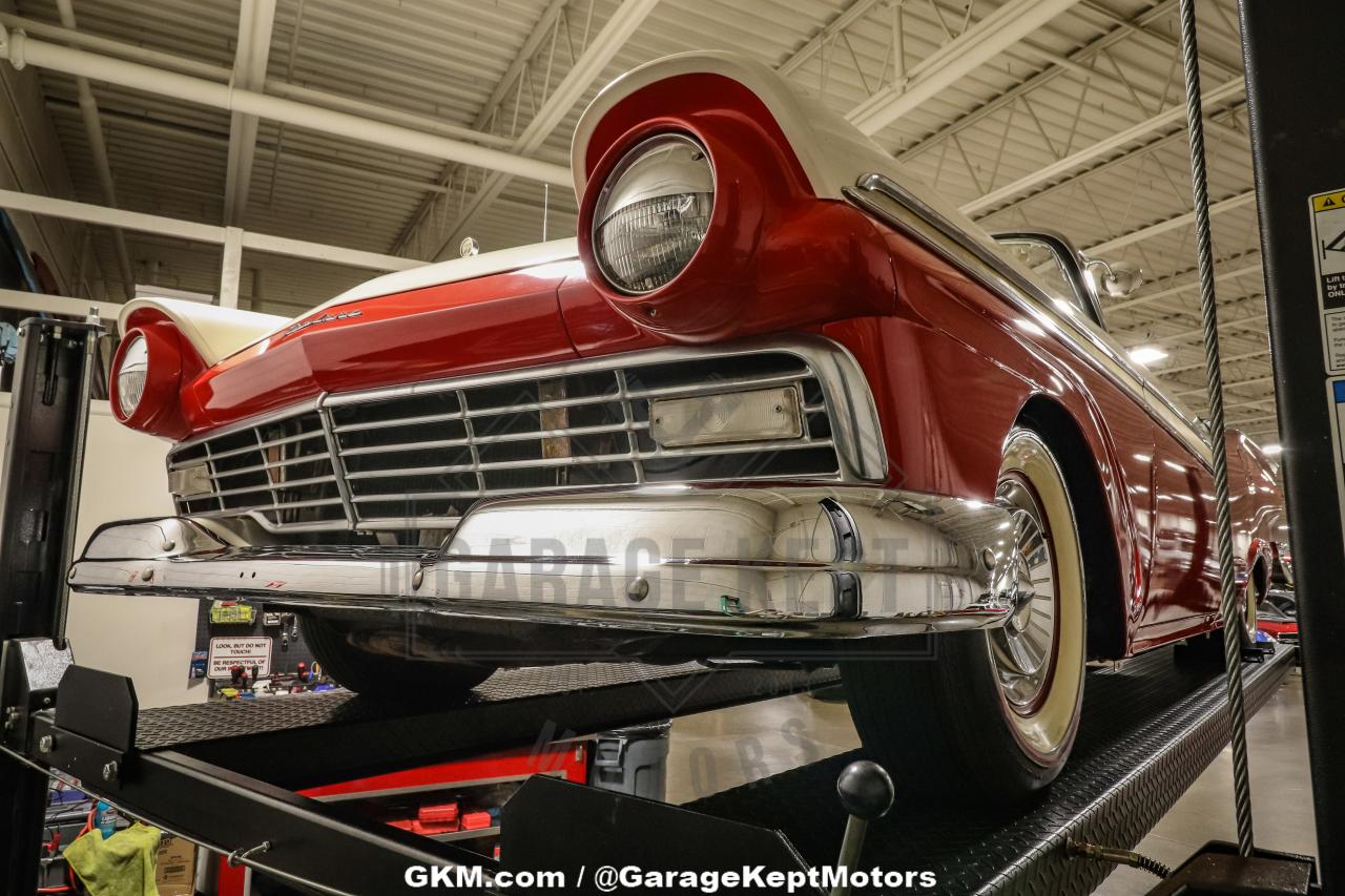 1957 Ford Fairlane 500 Skyliner