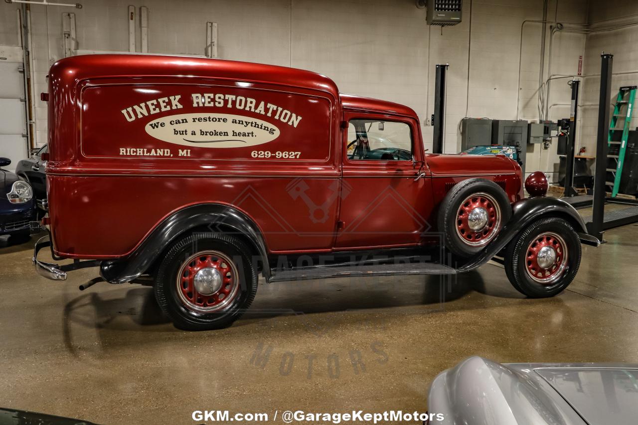 1935 Dodge High Hump Delivery