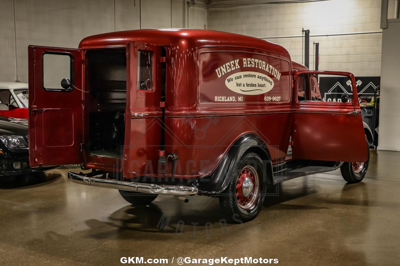 1935 Dodge High Hump Delivery