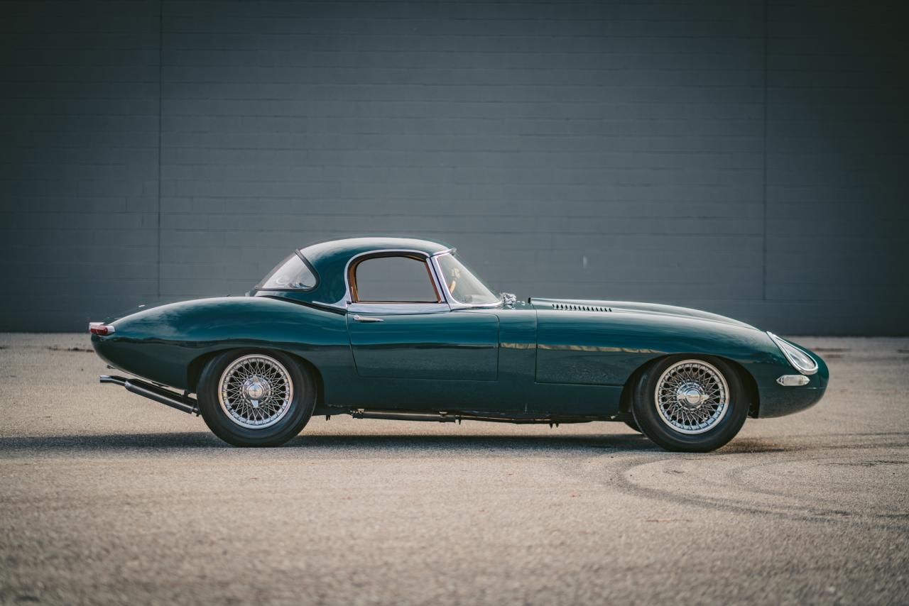 1964 Jaguar E-TYPE ROADSTER