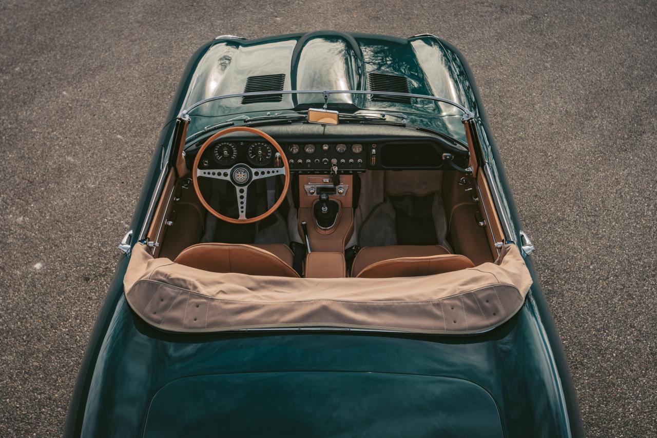 1964 Jaguar E-TYPE ROADSTER