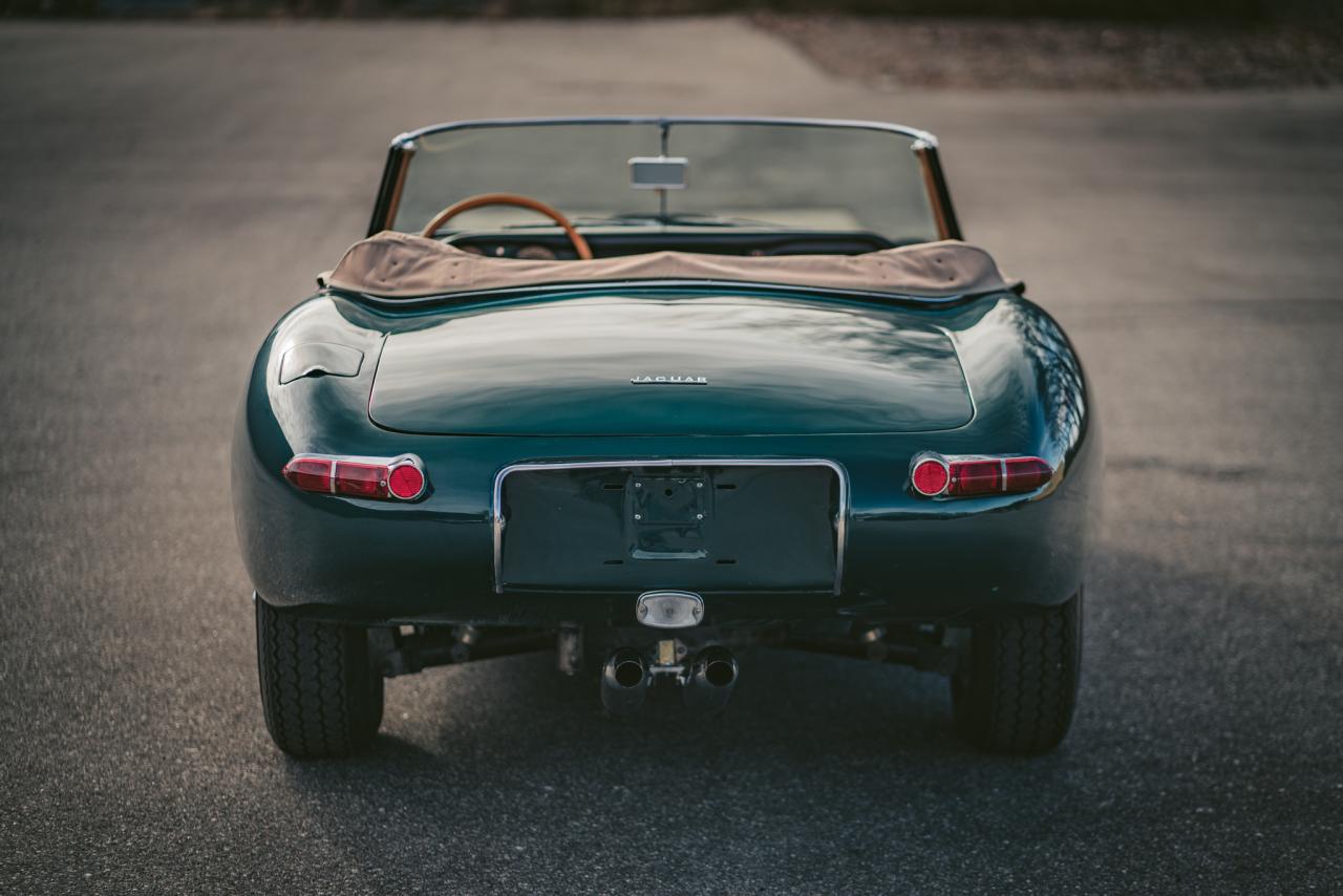 1964 Jaguar E-TYPE ROADSTER