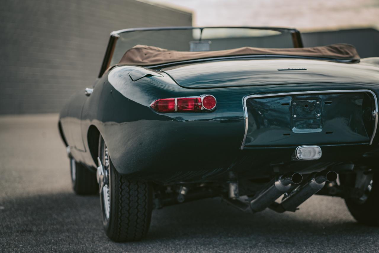 1964 Jaguar E-TYPE ROADSTER