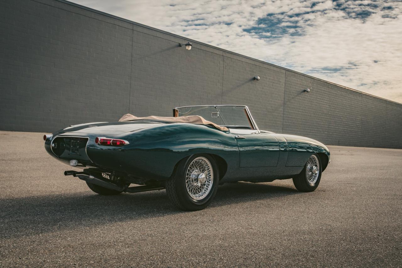 1964 Jaguar E-TYPE ROADSTER