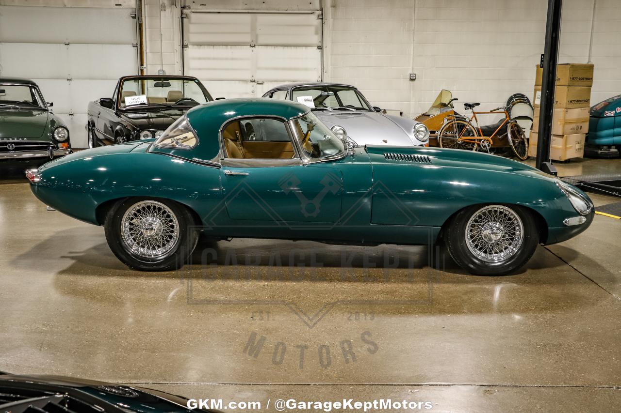 1964 Jaguar E-TYPE ROADSTER