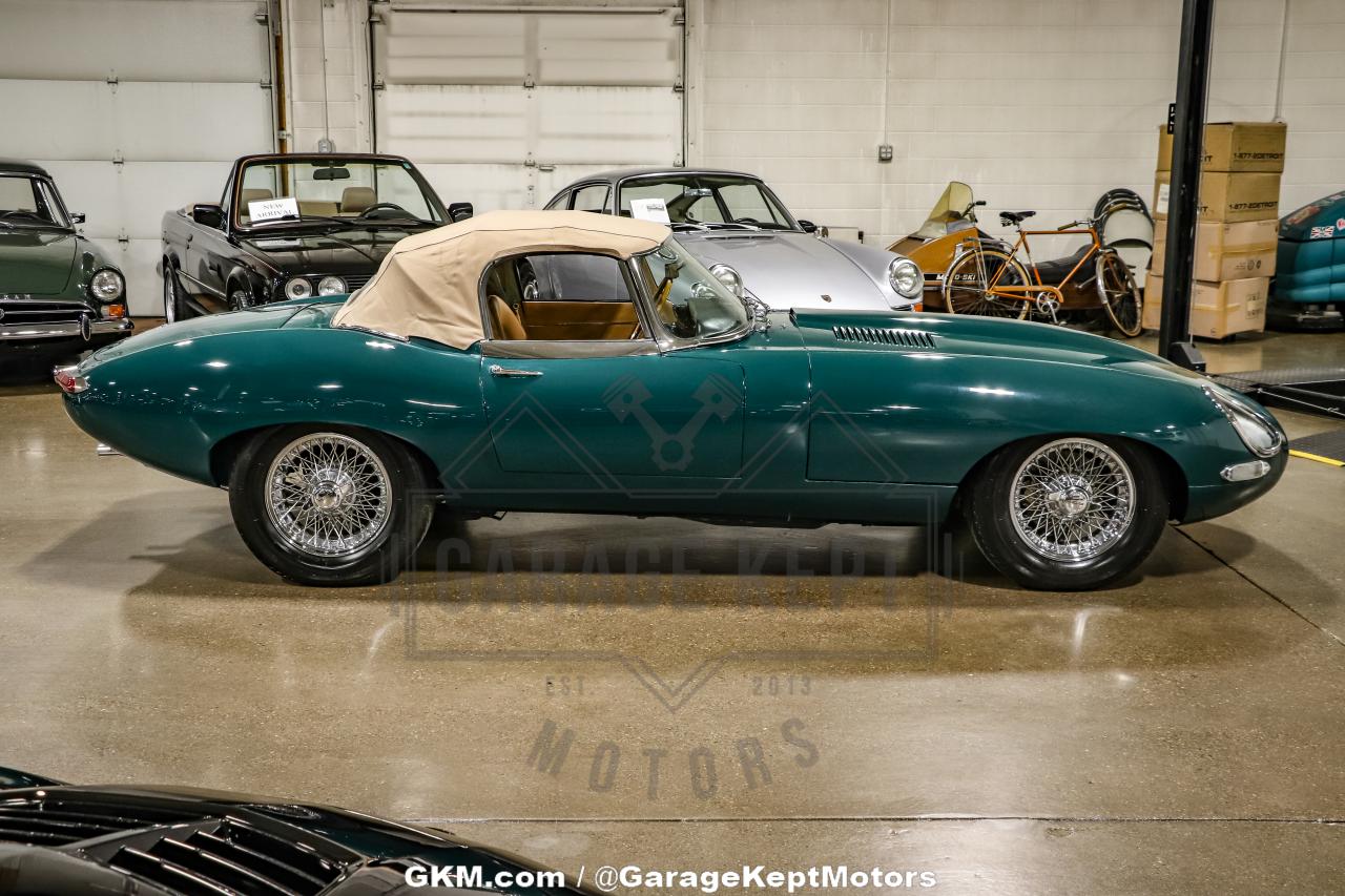 1964 Jaguar E-TYPE ROADSTER