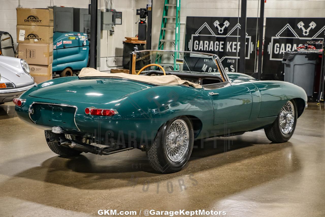 1964 Jaguar E-TYPE ROADSTER