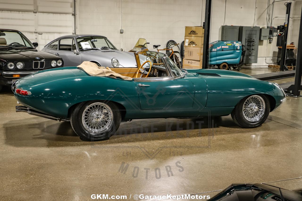 1964 Jaguar E-TYPE ROADSTER