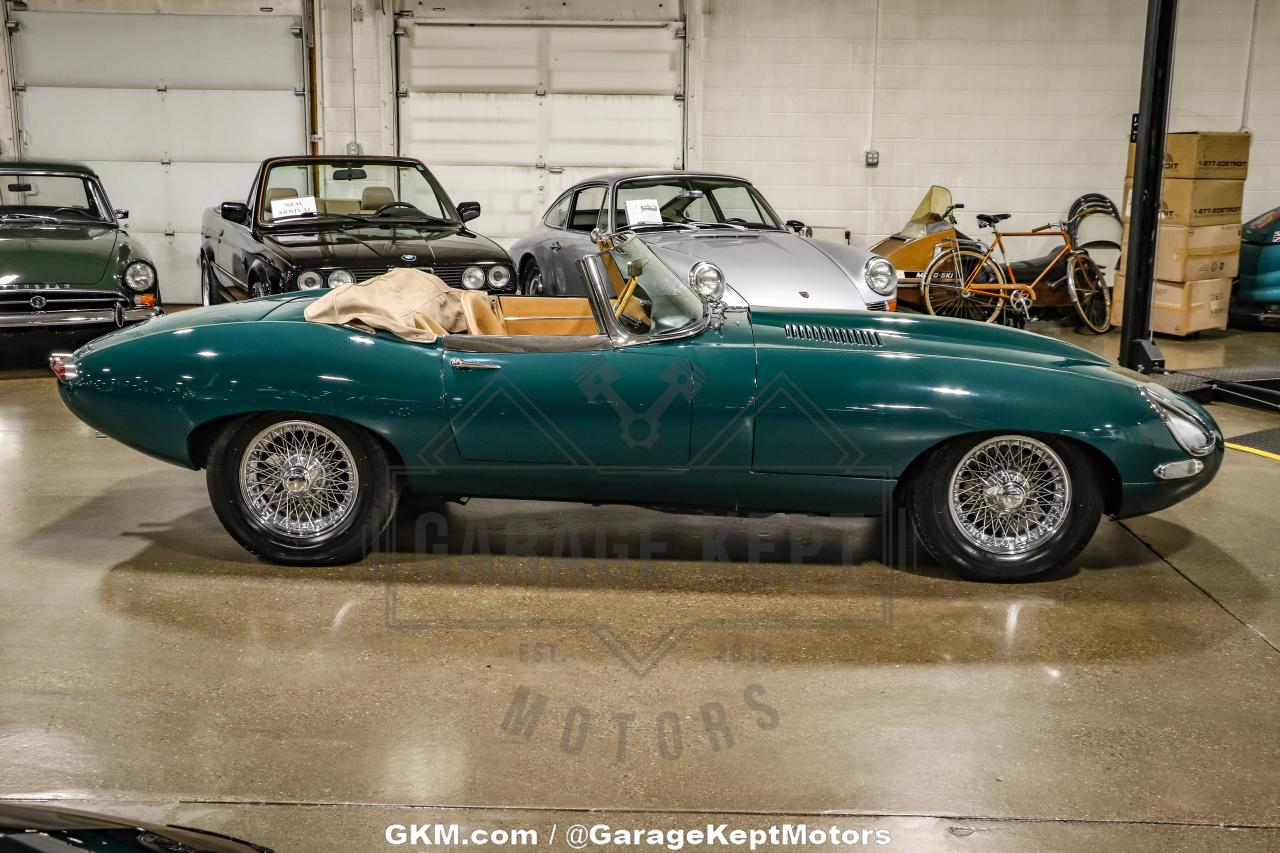 1964 Jaguar E-TYPE ROADSTER