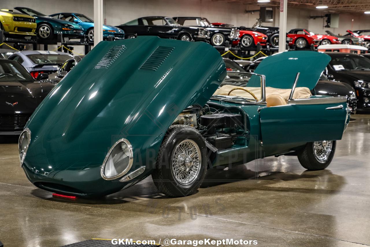 1964 Jaguar E-TYPE ROADSTER