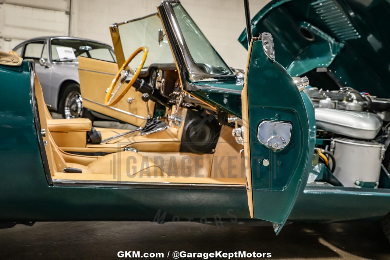 1964 Jaguar E-TYPE ROADSTER