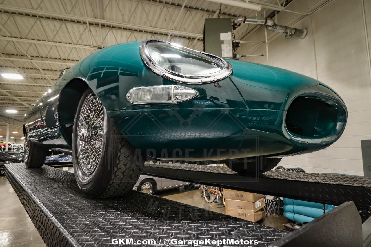 1964 Jaguar E-TYPE ROADSTER