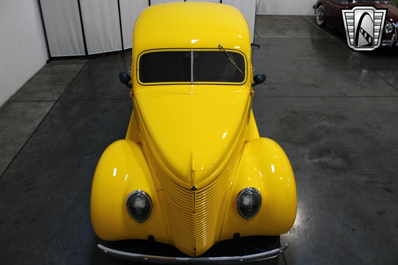 1938 Ford 2 Door Sedan