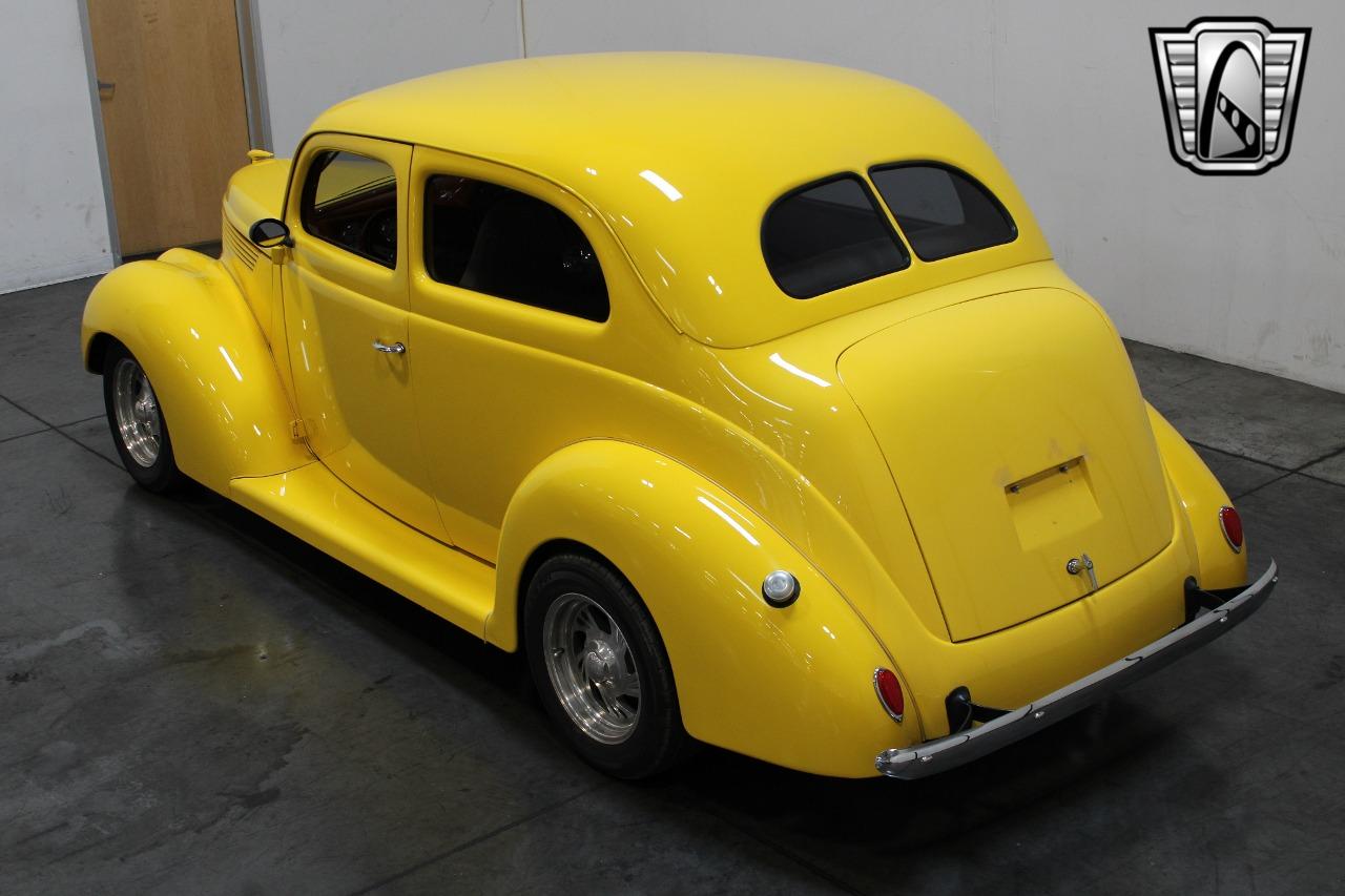 1938 Ford 2 Door Sedan