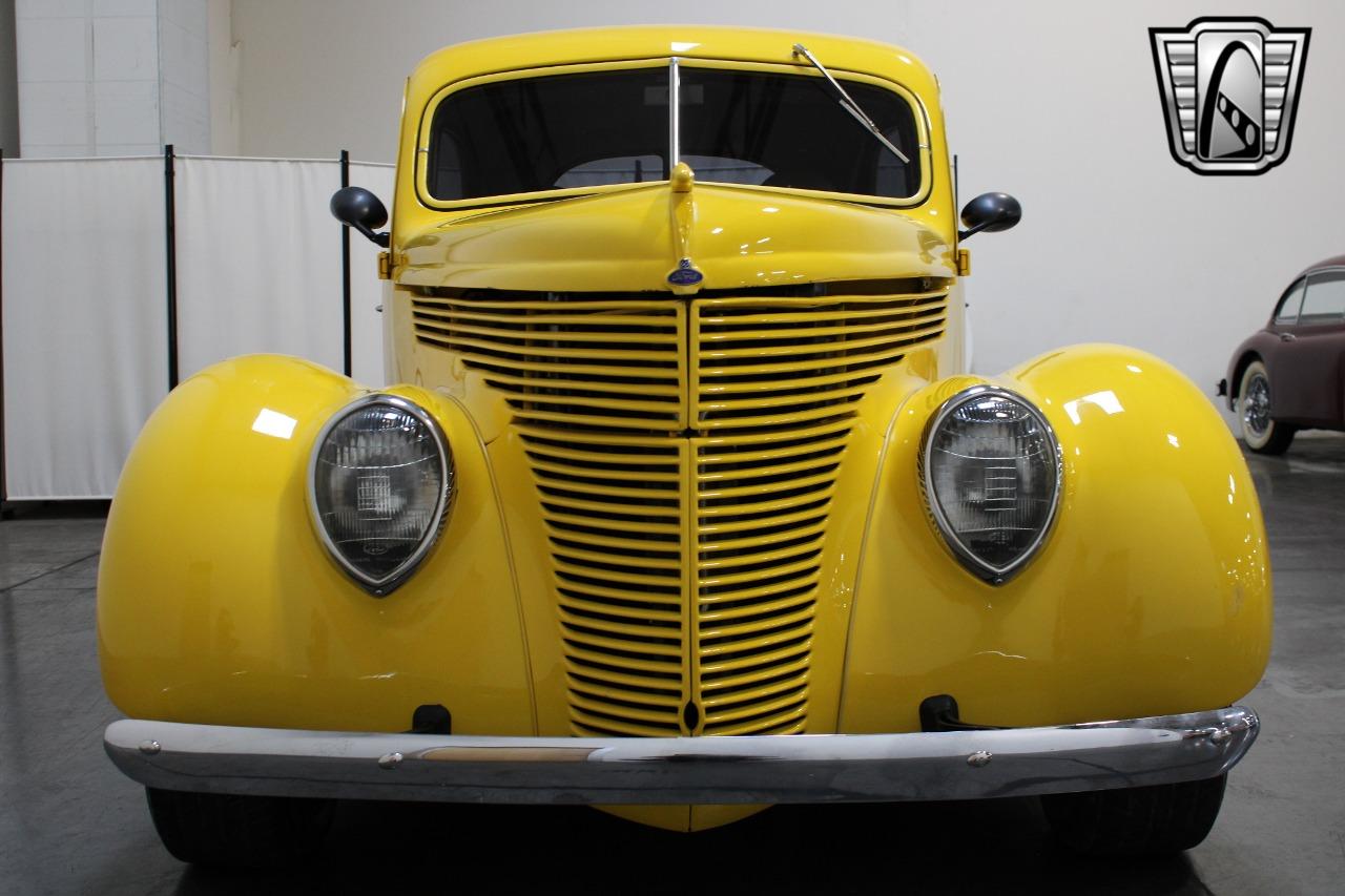 1938 Ford 2 Door Sedan