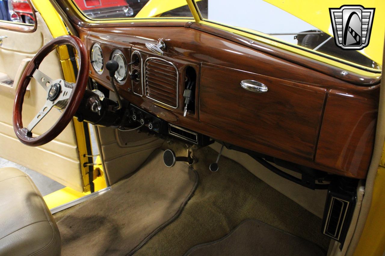 1938 Ford 2 Door Sedan