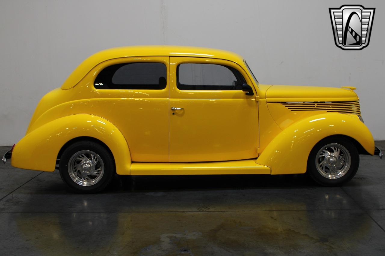 1938 Ford 2 Door Sedan