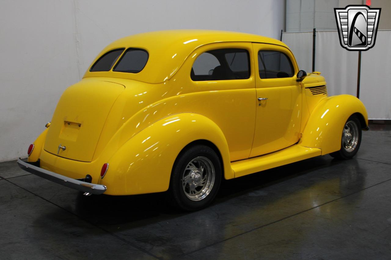 1938 Ford 2 Door Sedan