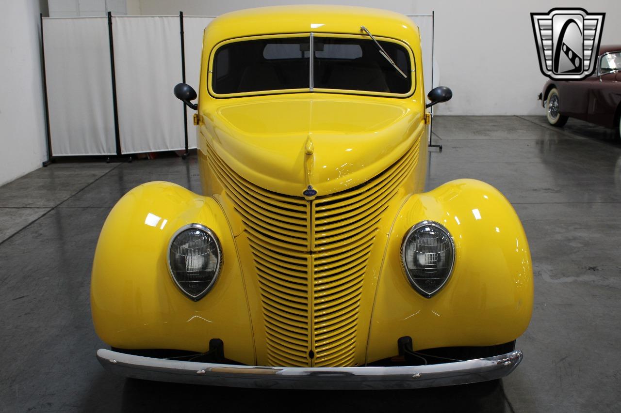 1938 Ford 2 Door Sedan