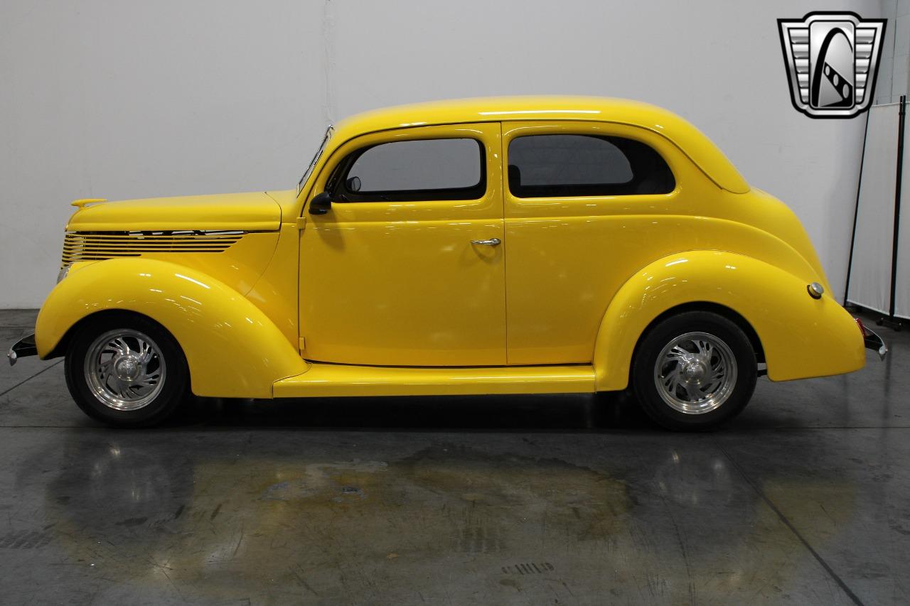 1938 Ford 2 Door Sedan