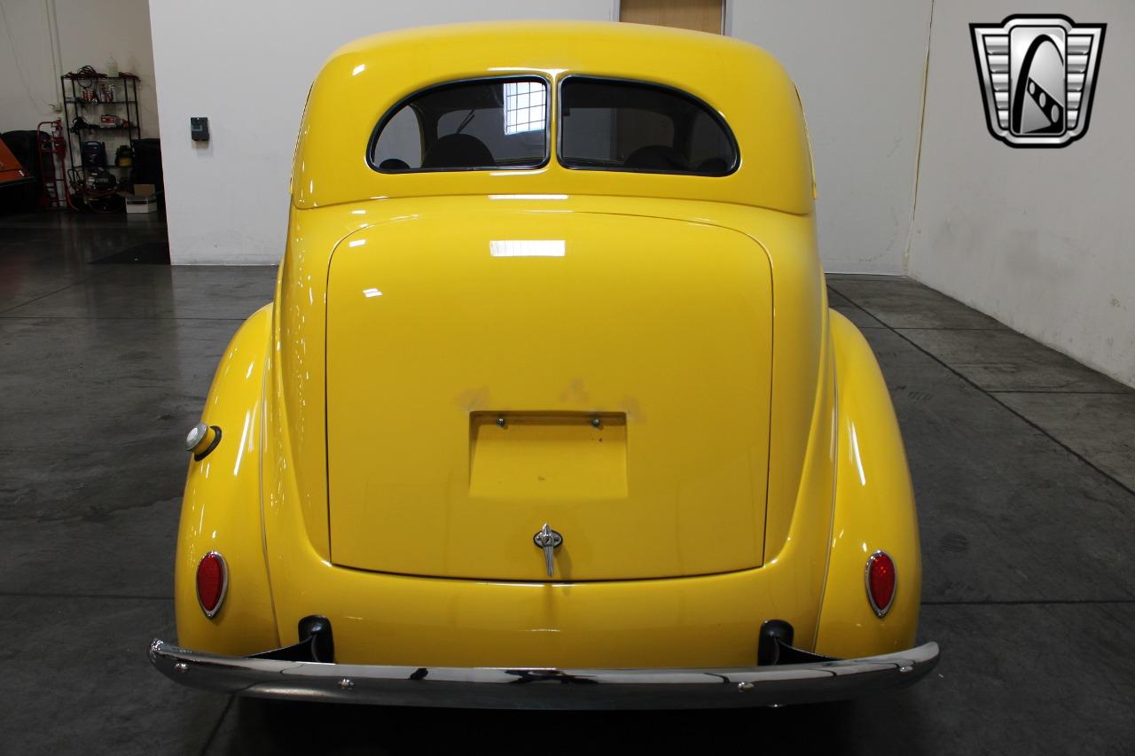 1938 Ford 2 Door Sedan