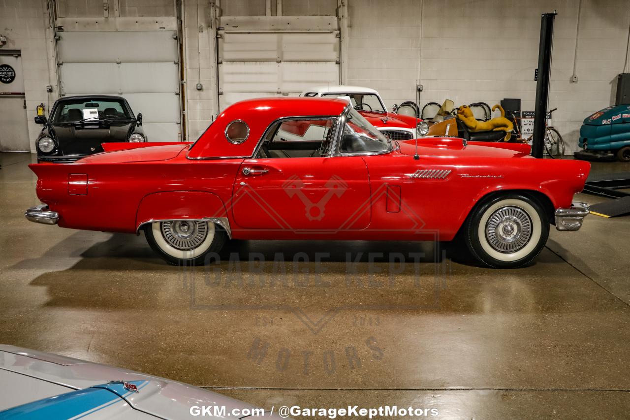 1957 Ford Thunderbird