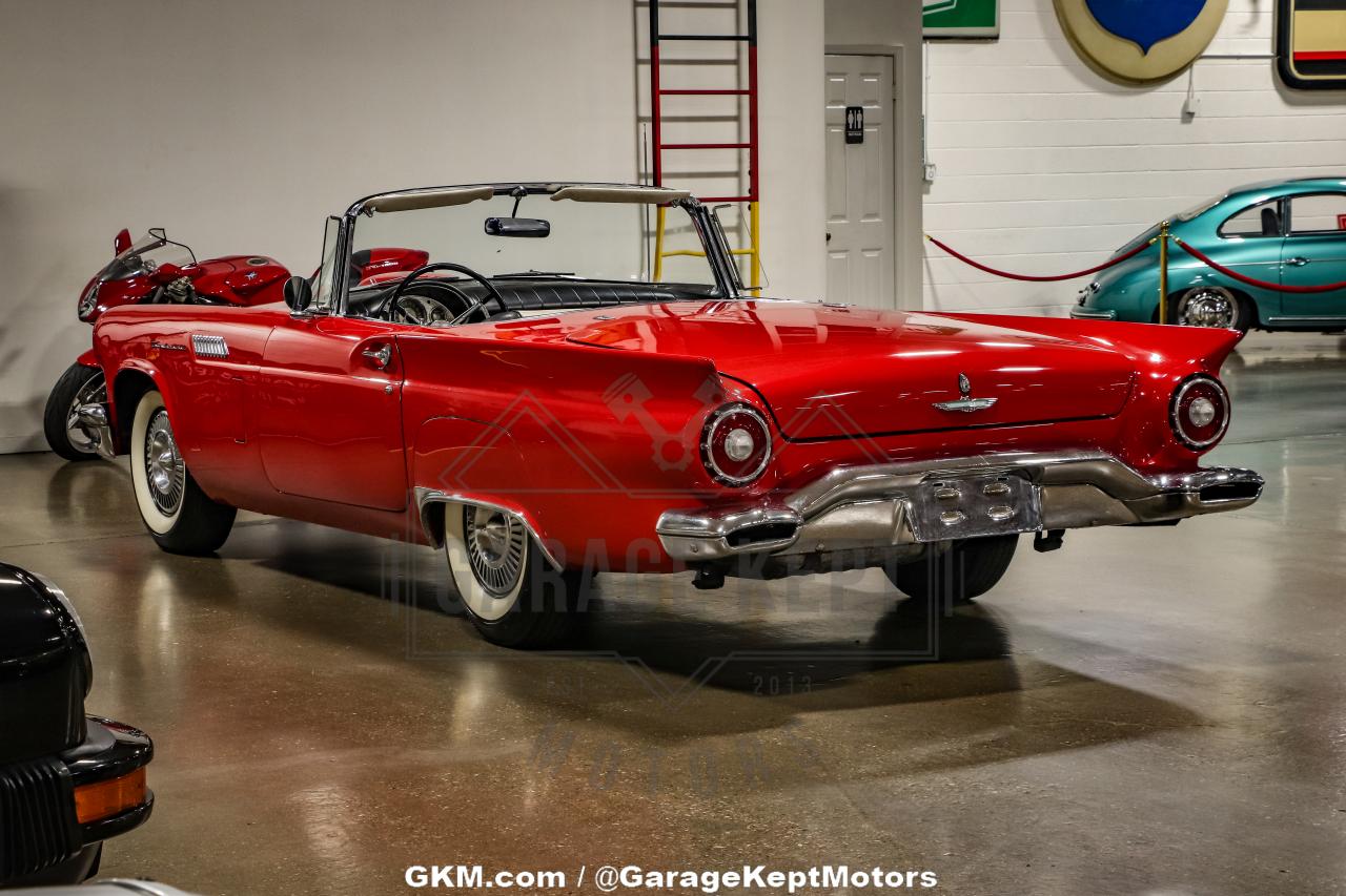 1957 Ford Thunderbird