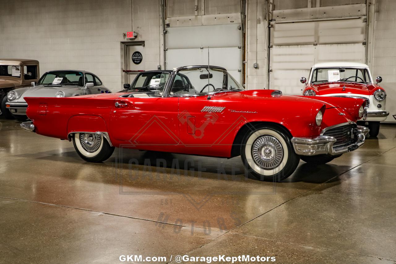 1957 Ford Thunderbird