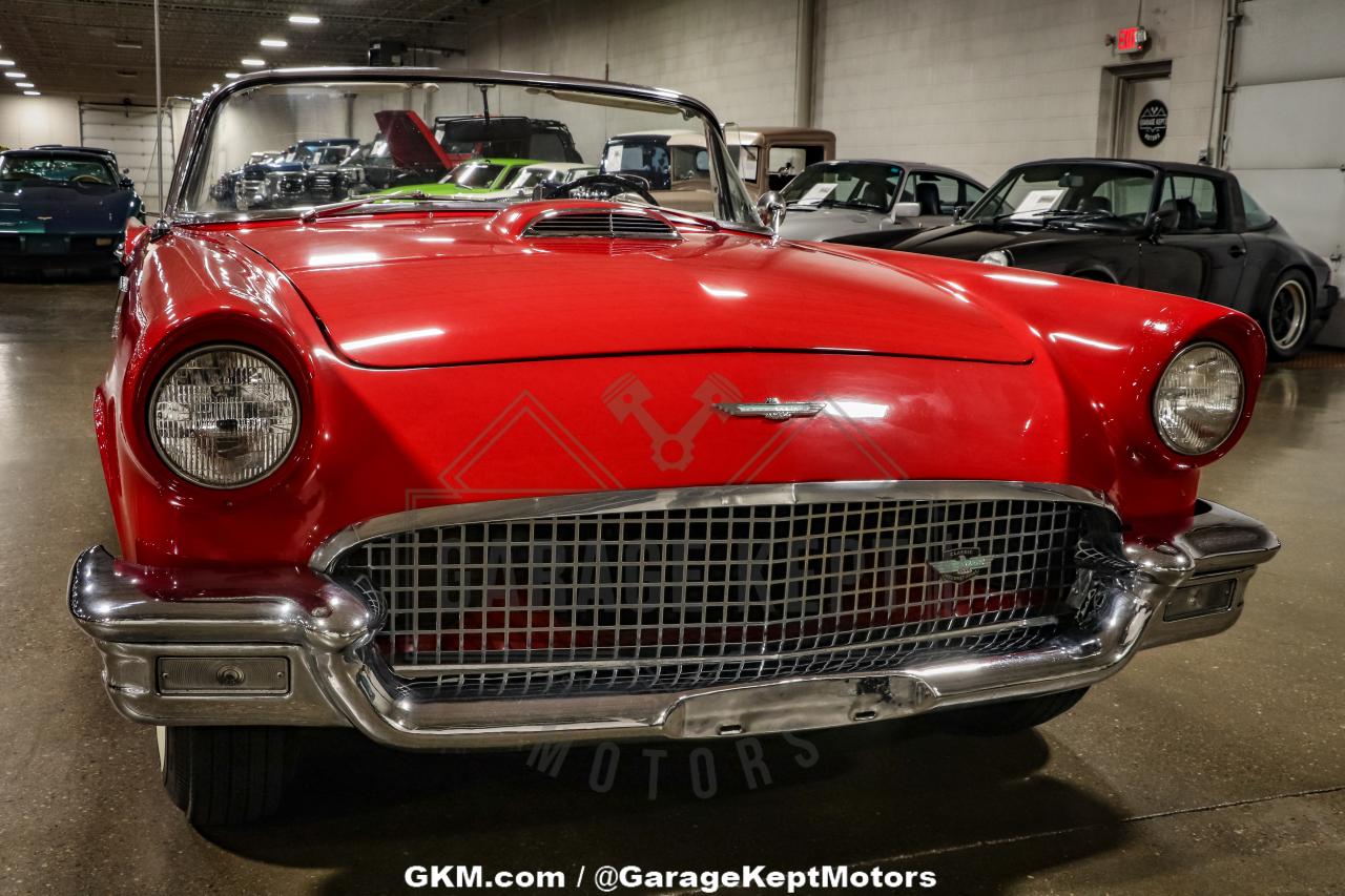 1957 Ford Thunderbird