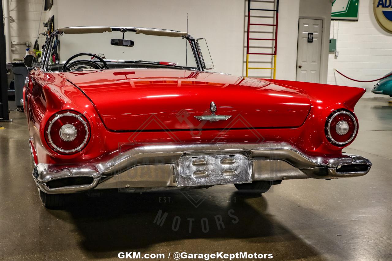 1957 Ford Thunderbird