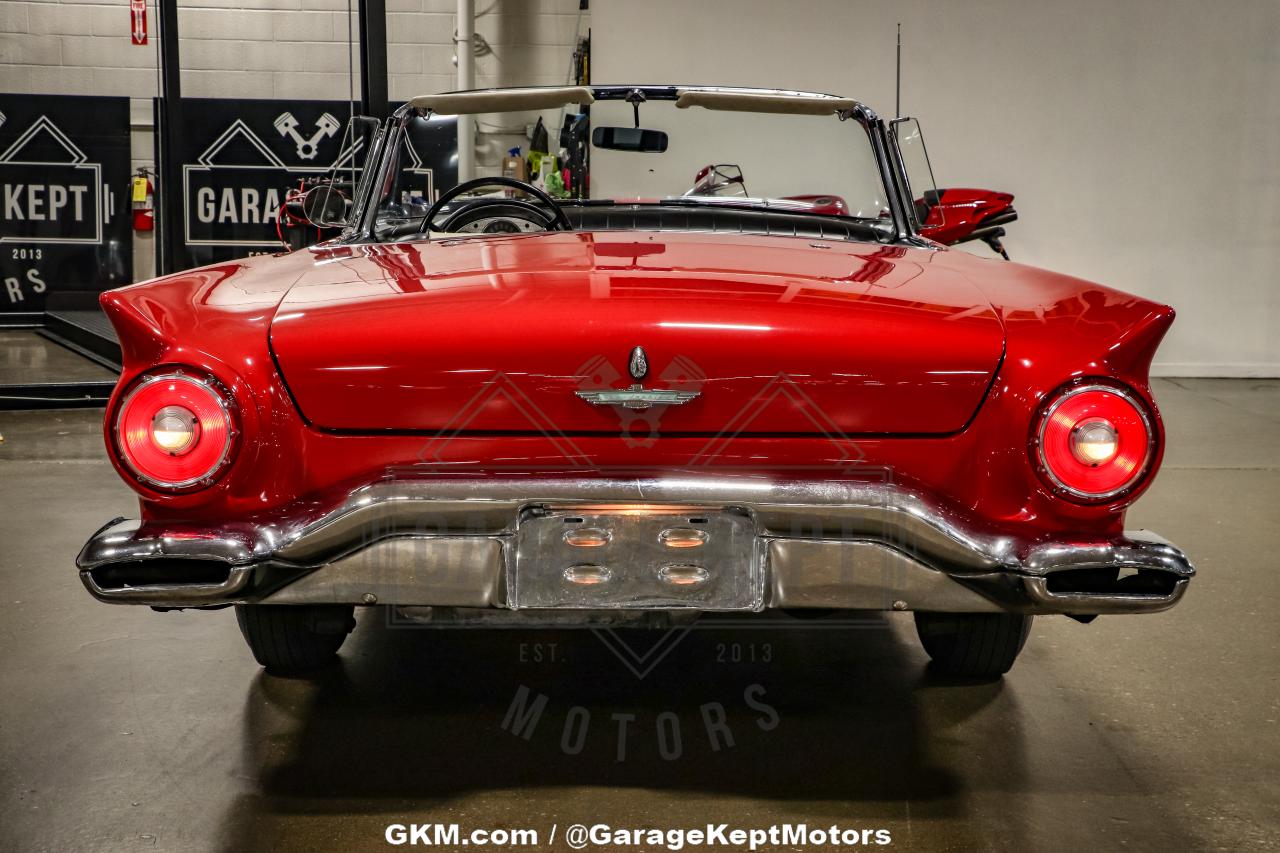 1957 Ford Thunderbird