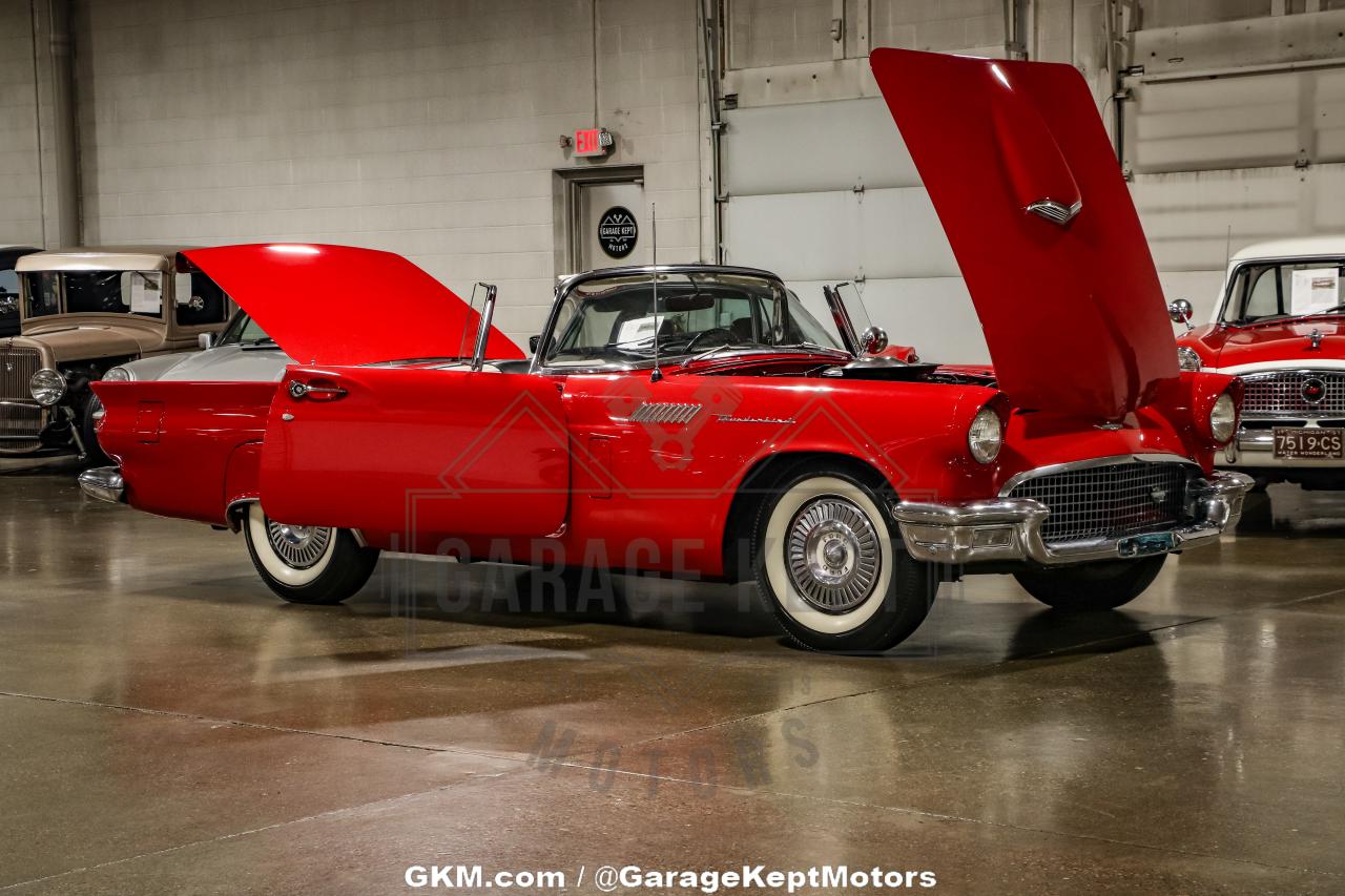 1957 Ford Thunderbird