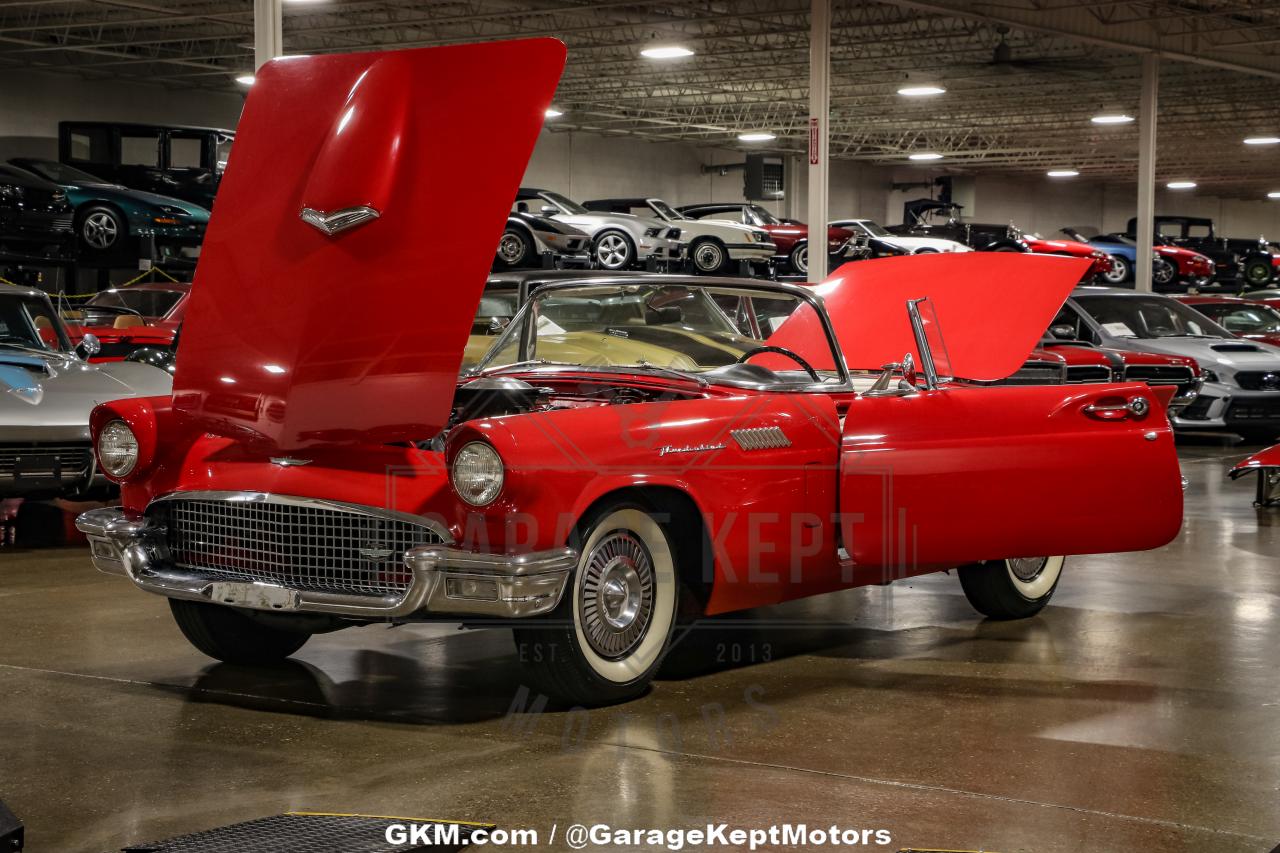 1957 Ford Thunderbird