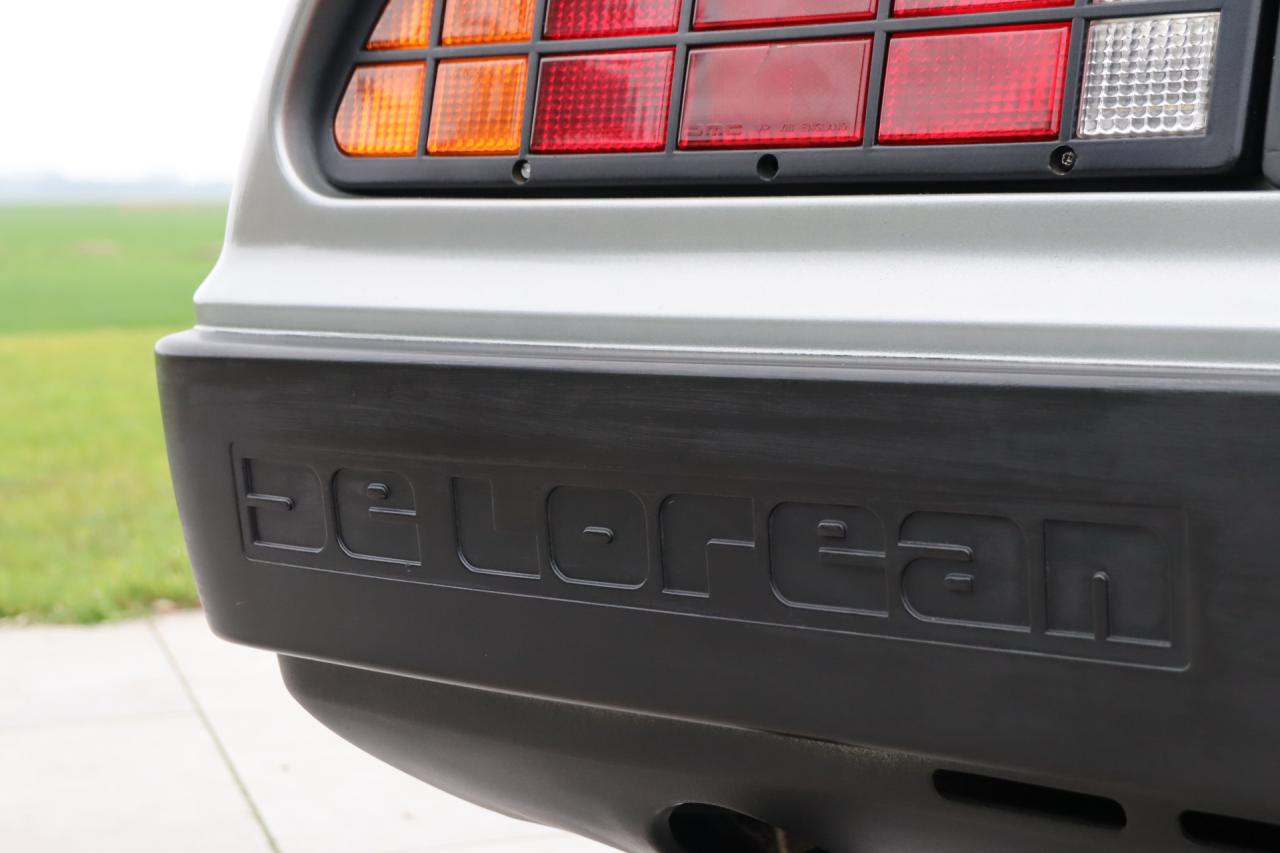 1982 DeLorean DMC-12