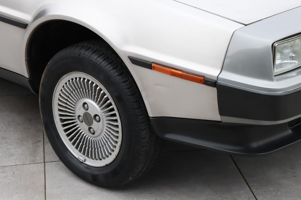 1982 DeLorean DMC-12