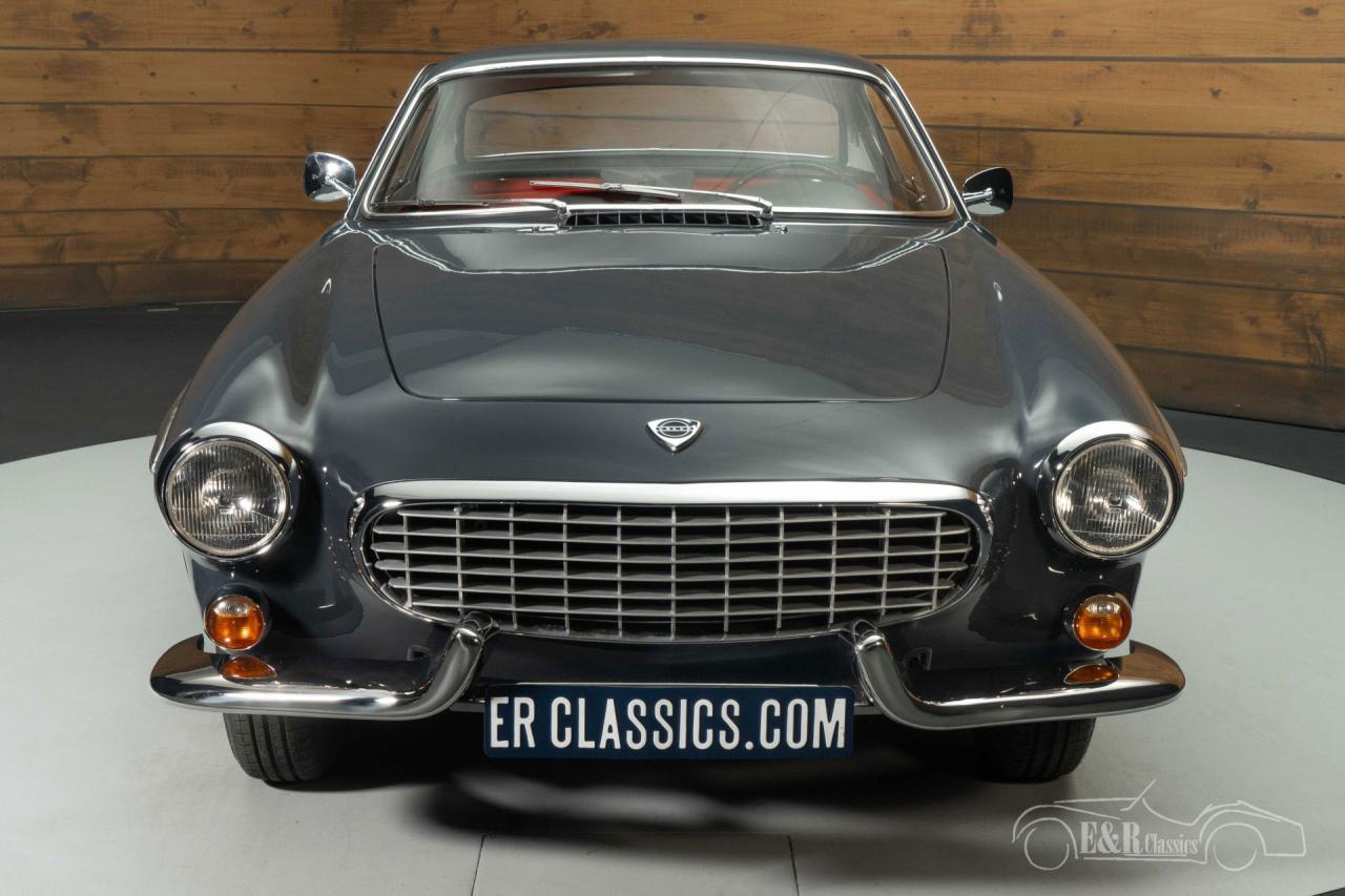 1963 Volvo P1800