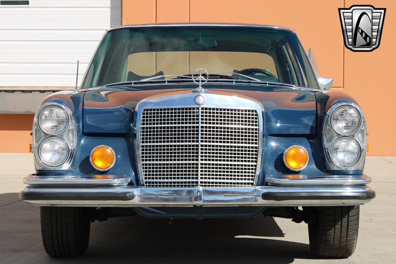 1970 Mercedes - Benz 280S