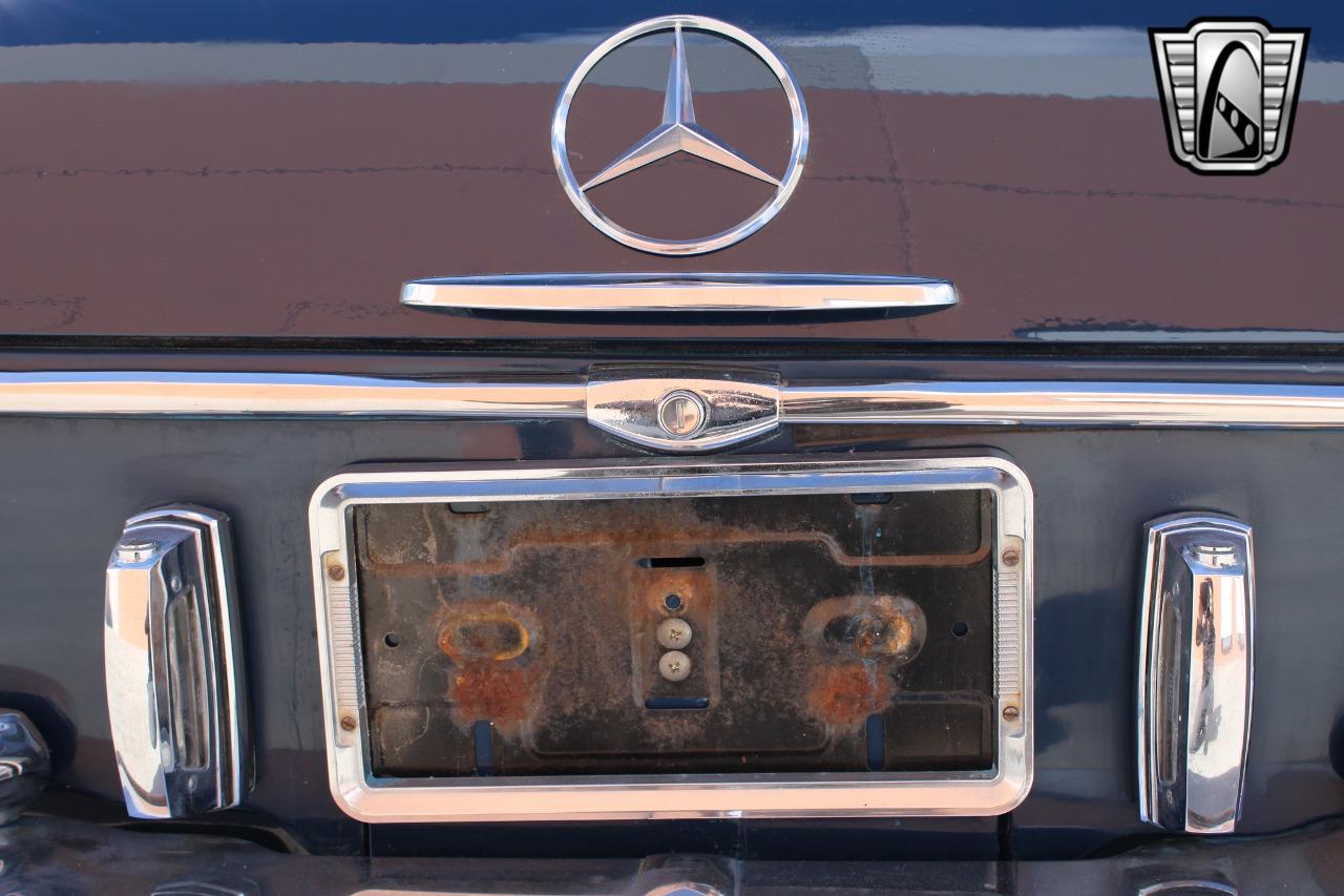 1970 Mercedes - Benz 280S