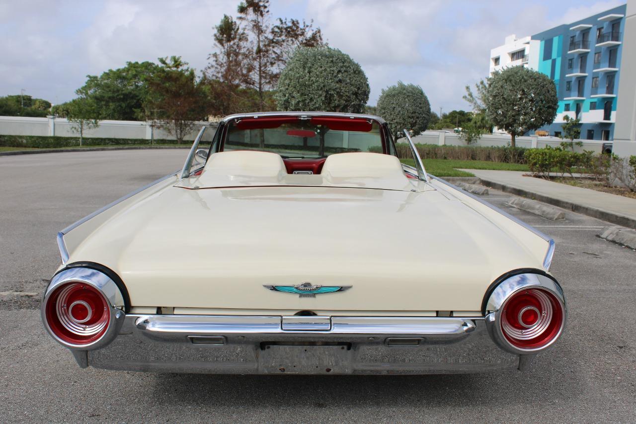 1962 Ford Thunderbird