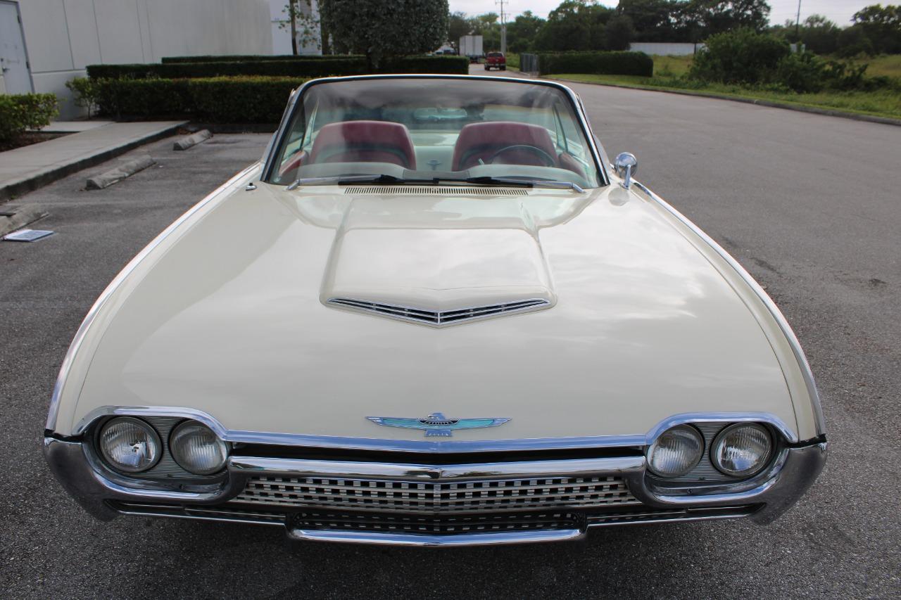 1962 Ford Thunderbird