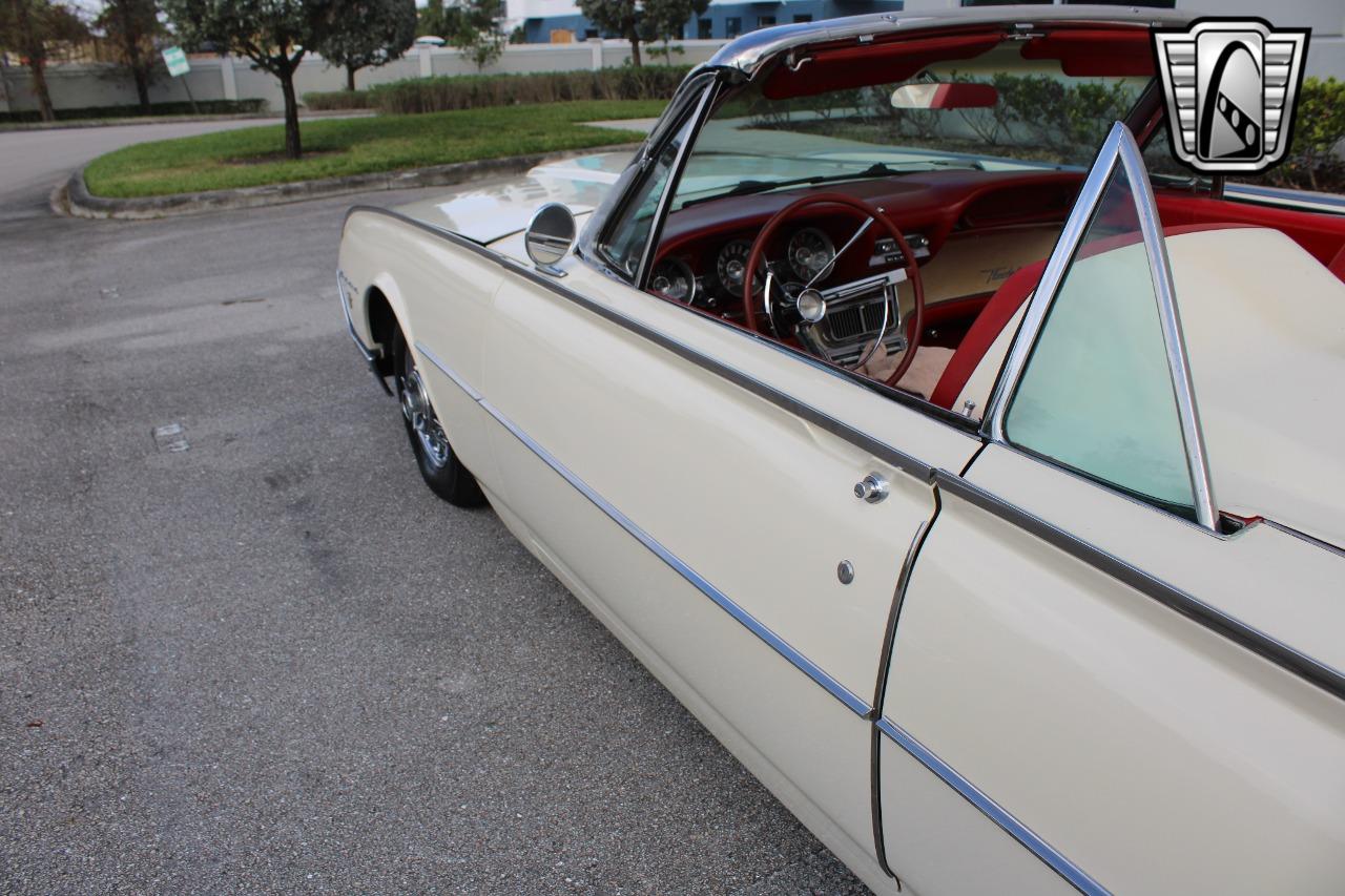 1962 Ford Thunderbird